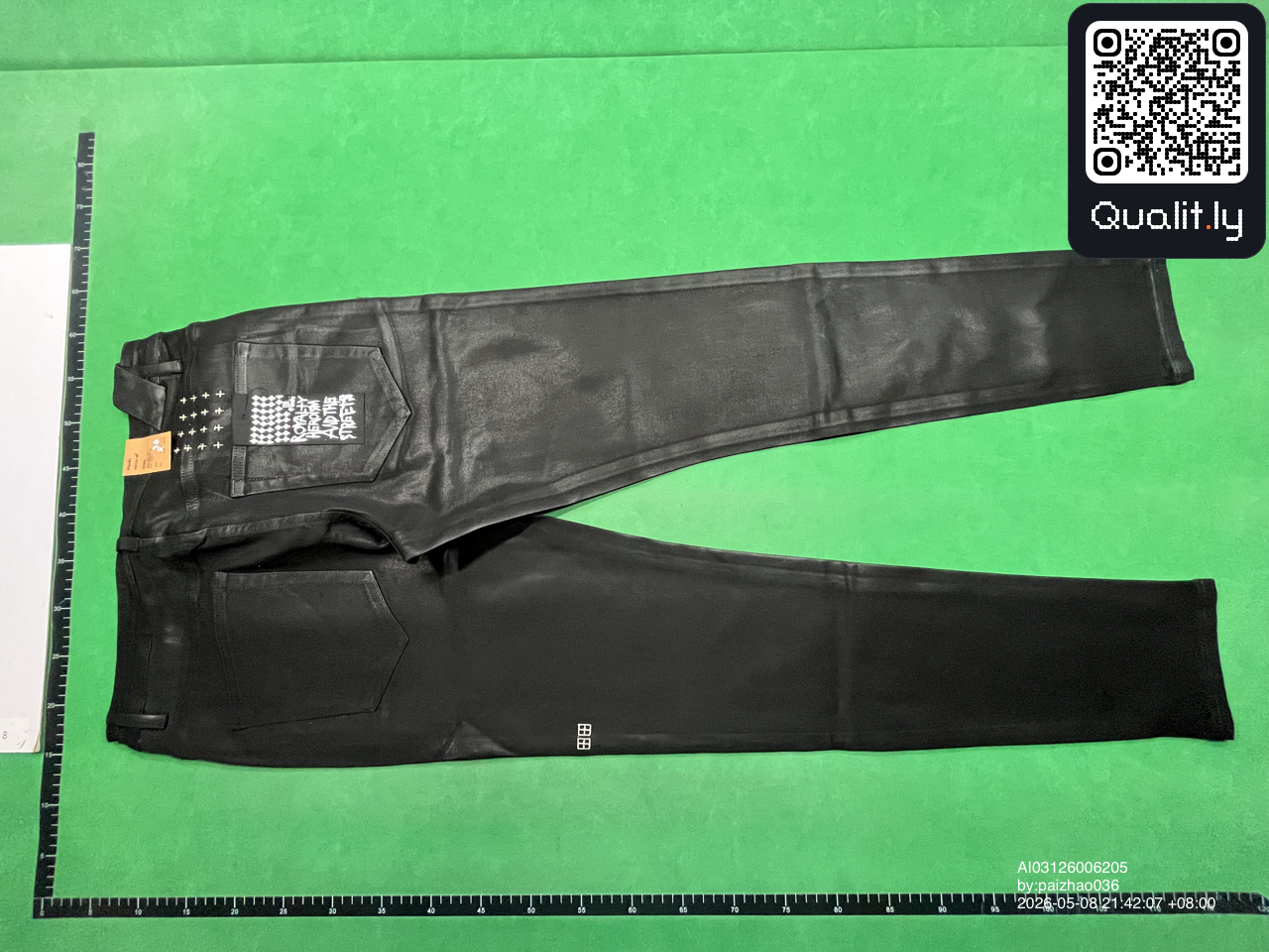 牛仔裤 QC 照片 3 / 130