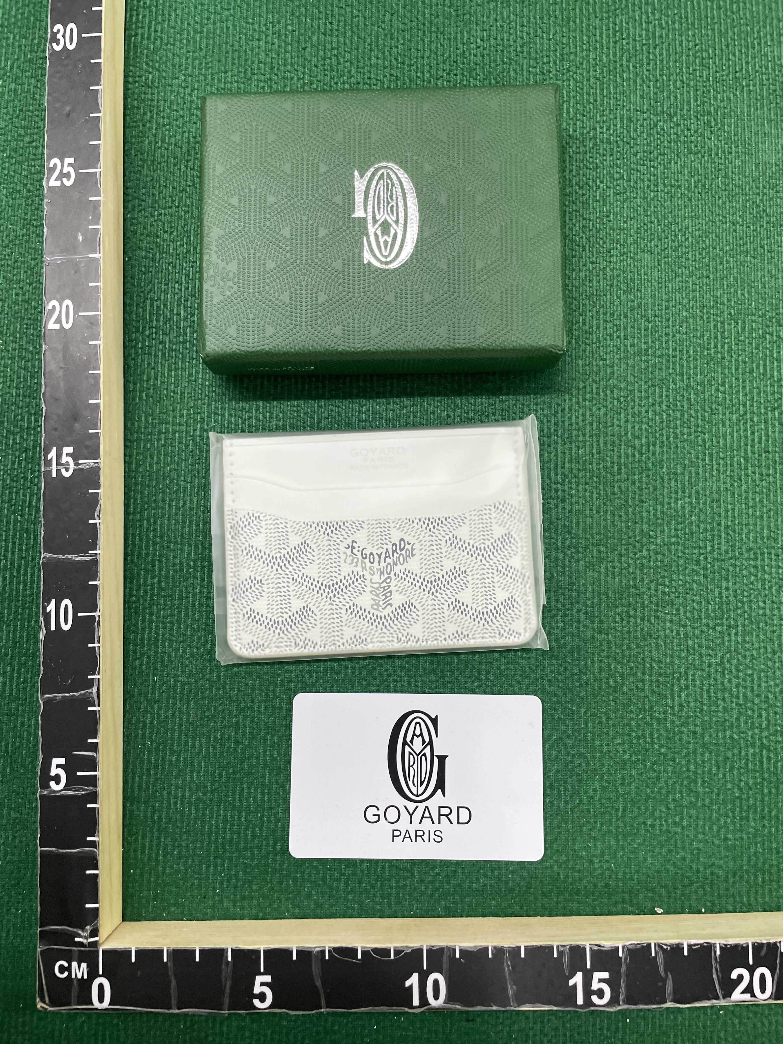 Wallet QC photo 1 of 307