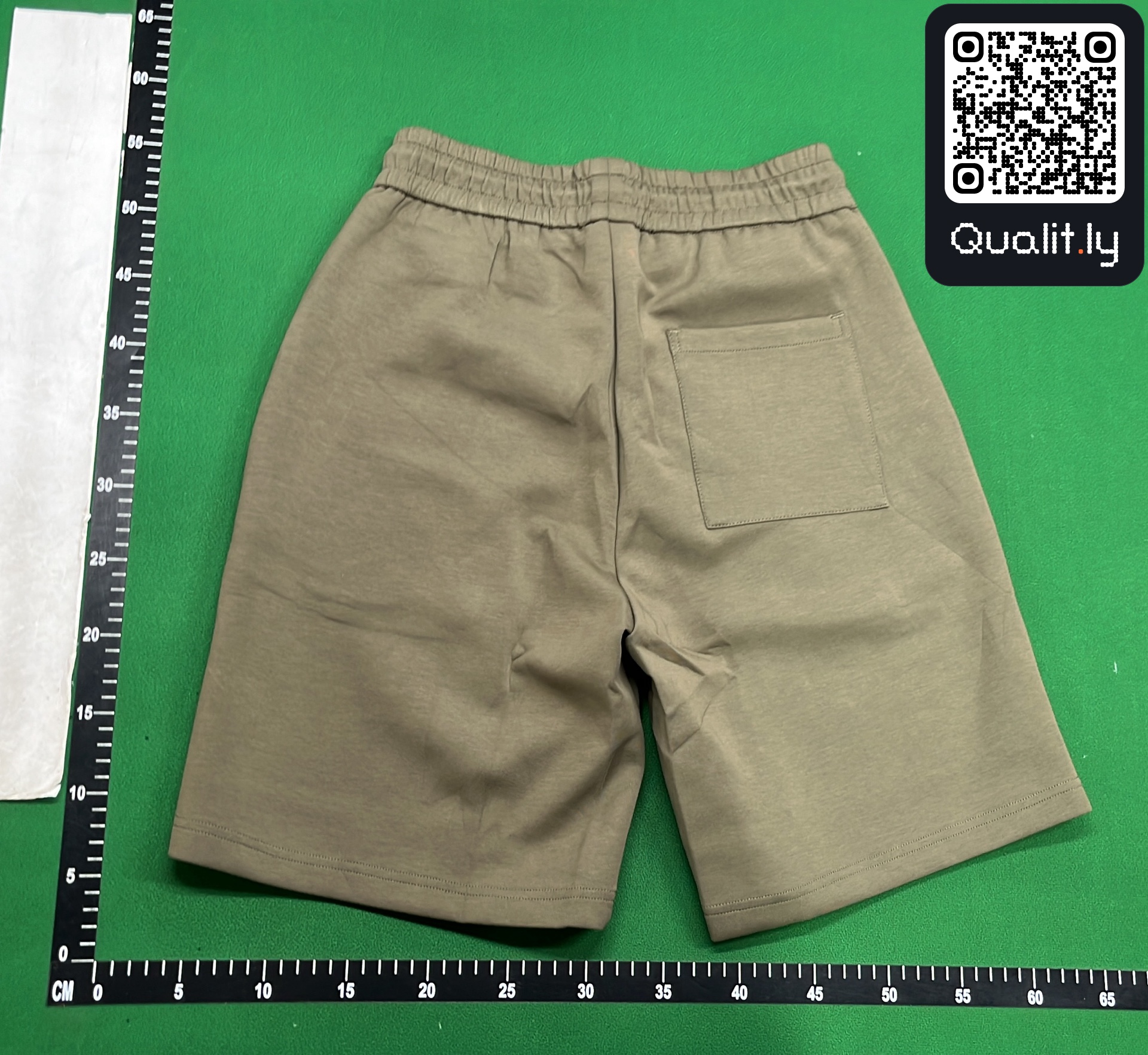 Pantaloncini — foto QC 3 di 8