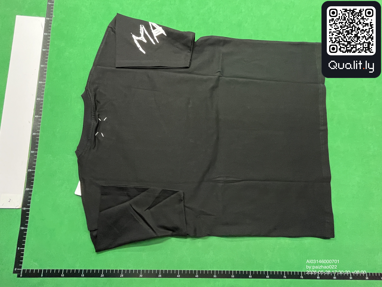 T-shirt — foto QC 2 di 101