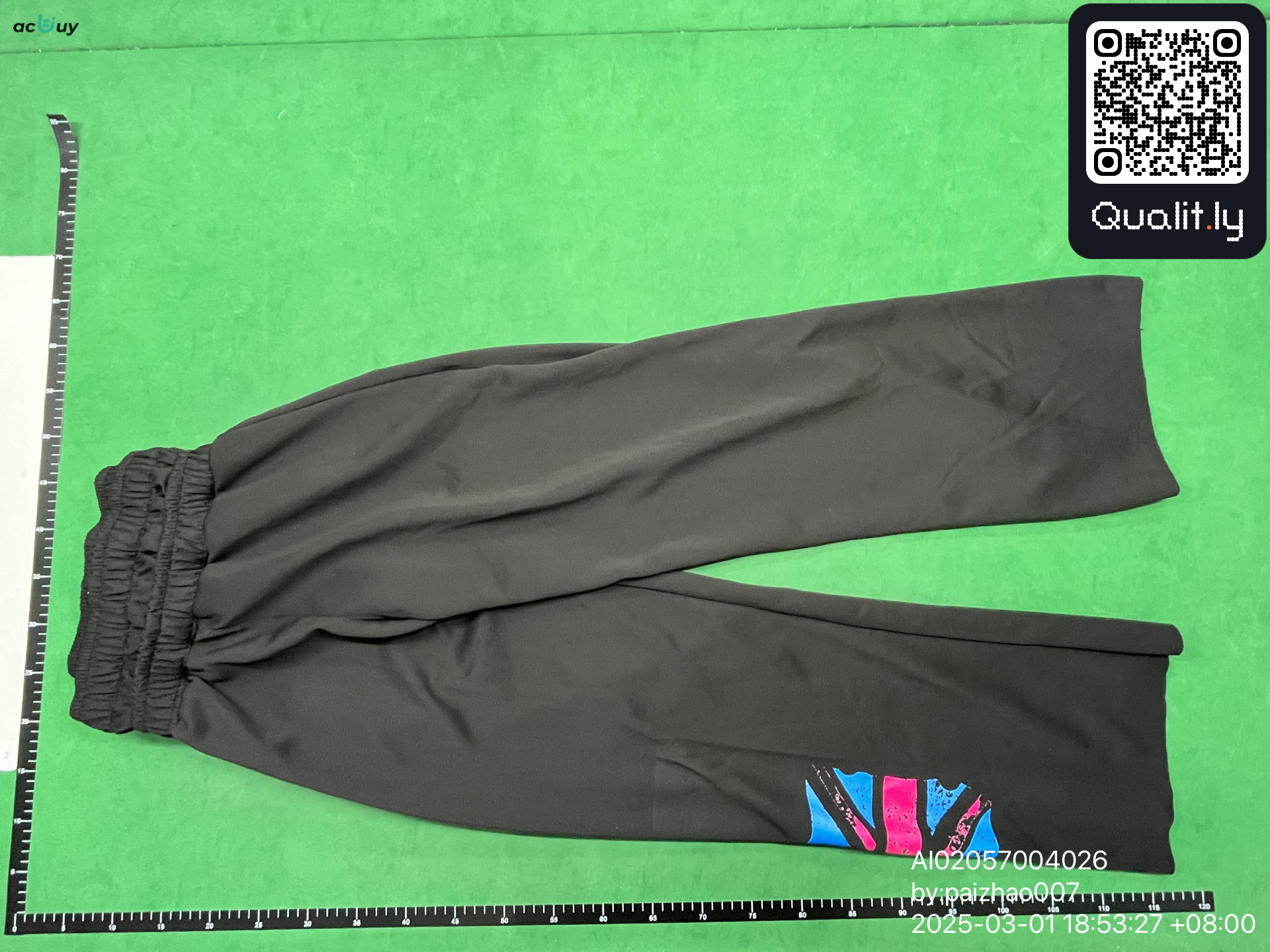 Pantalon — photo QC 2 sur 4
