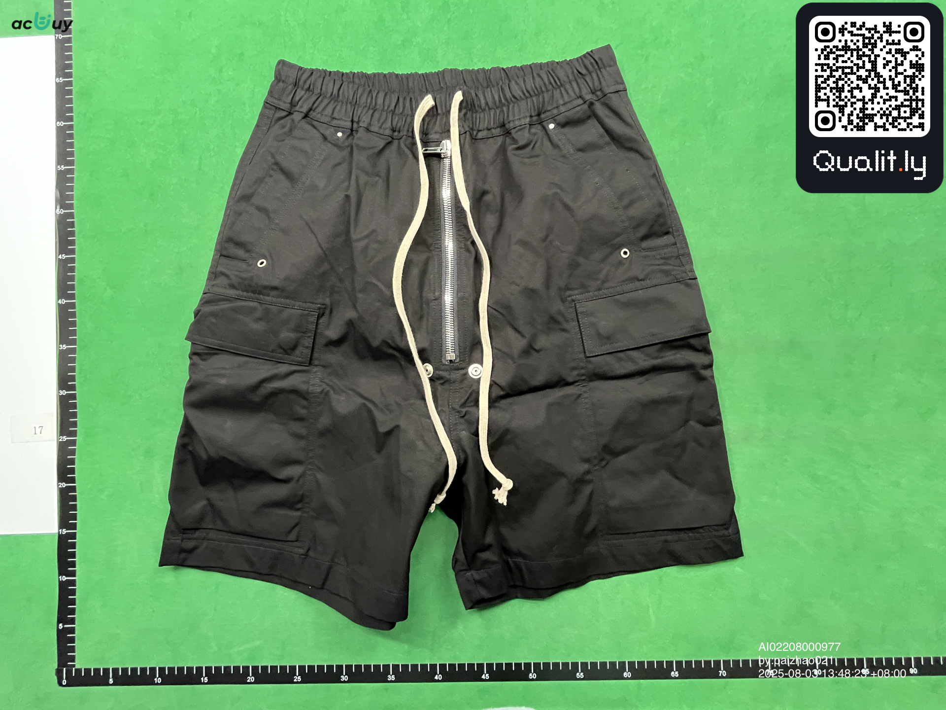 Shorts QC photo 3 of 28