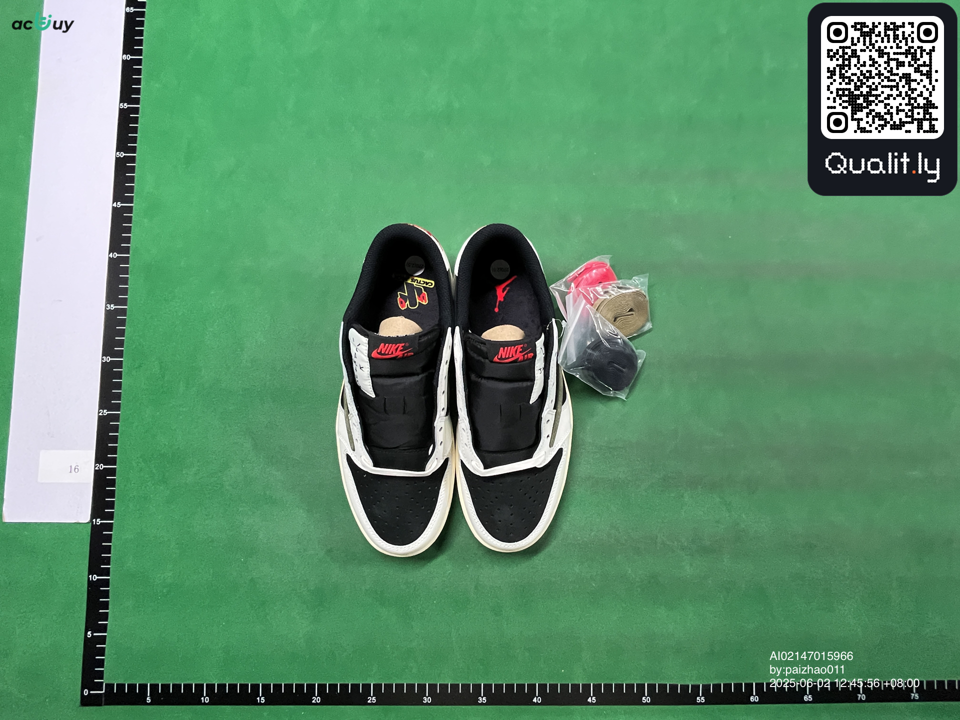 Sneakers — QC-foto 1 av 24