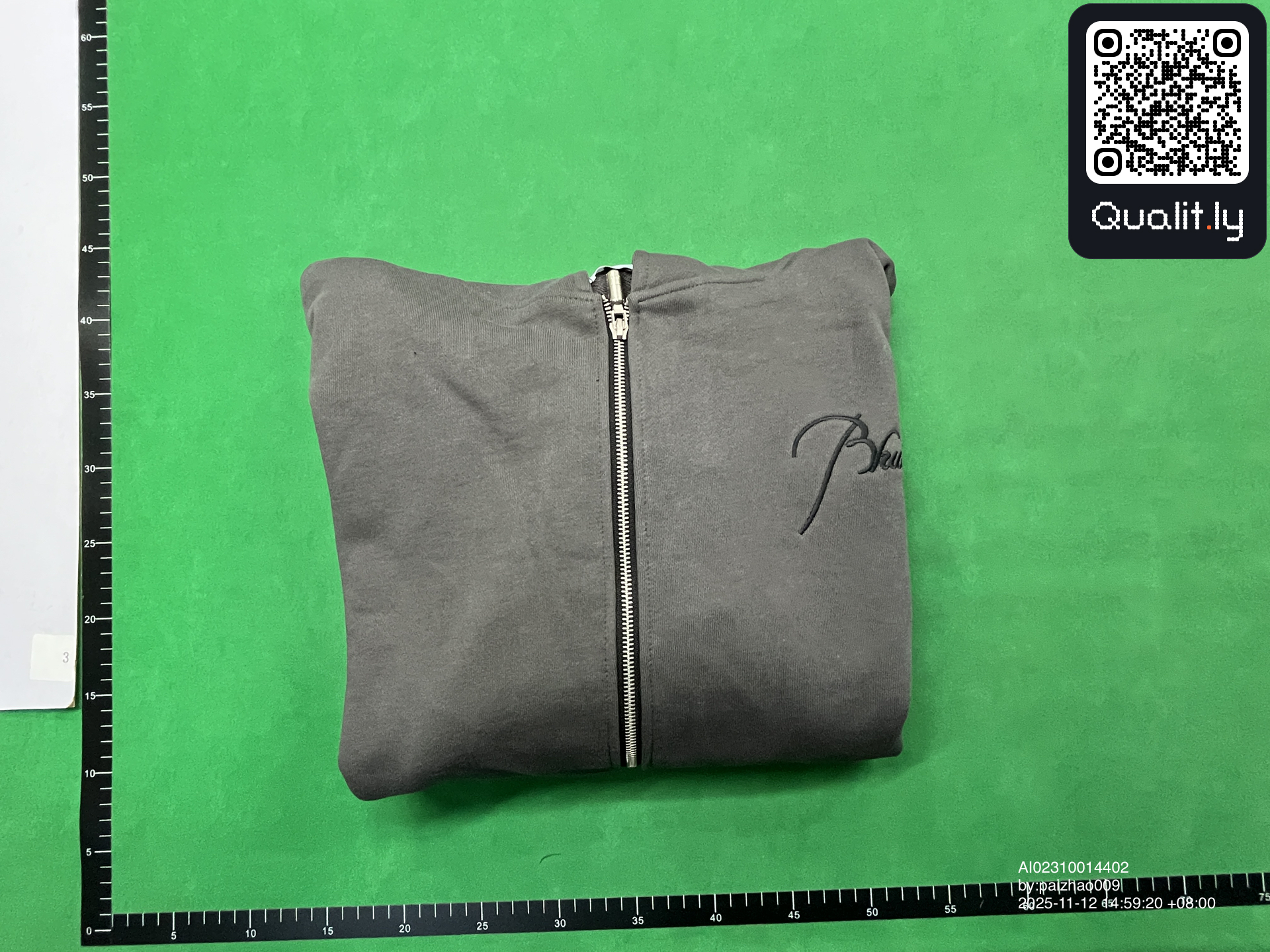 连帽卫衣 QC 照片 1 / 8
