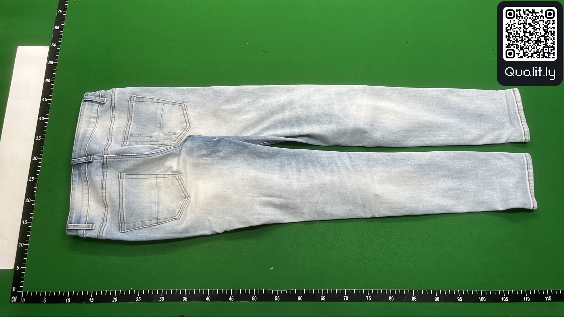 牛仔裤 QC 照片 3 / 12
