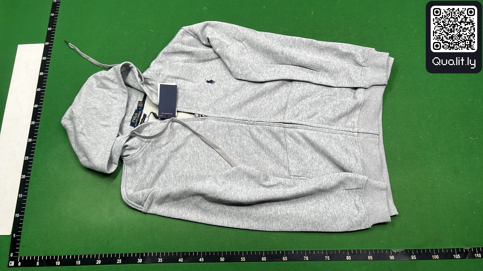Hoodie — QC-Foto 2 von 75