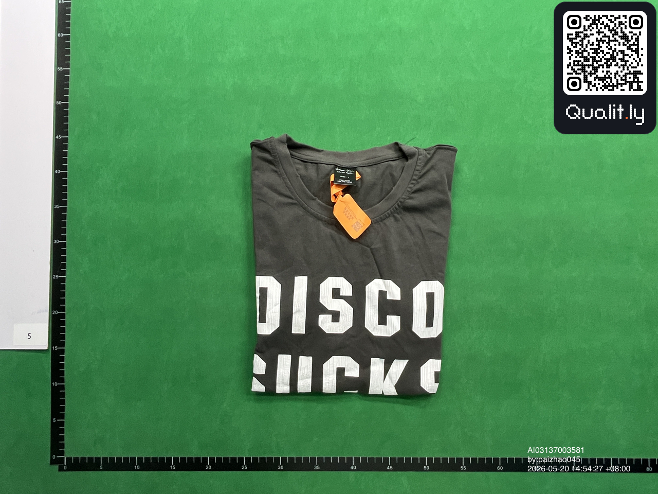 T-shirt — foto QC 1 di 4