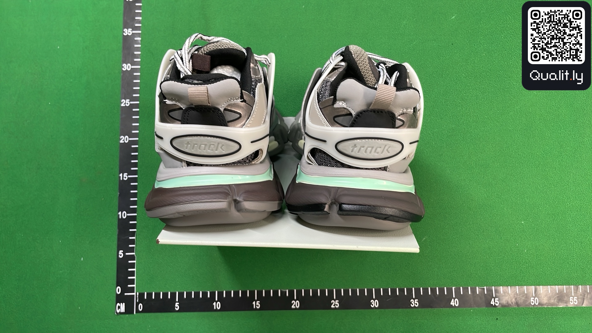 Sneakers — QC-foto 3 av 6