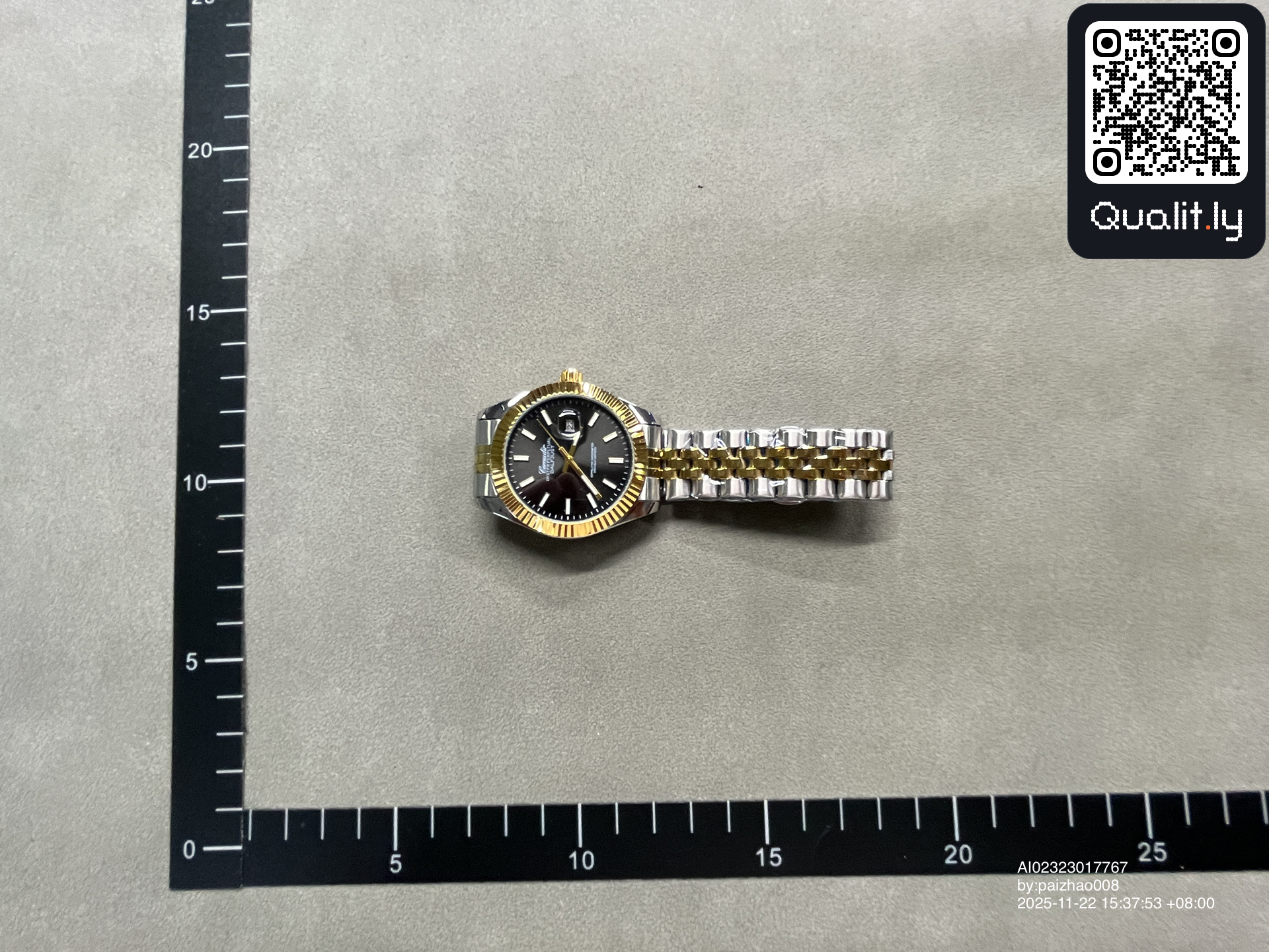 Horloge — QC-foto 3 van 6