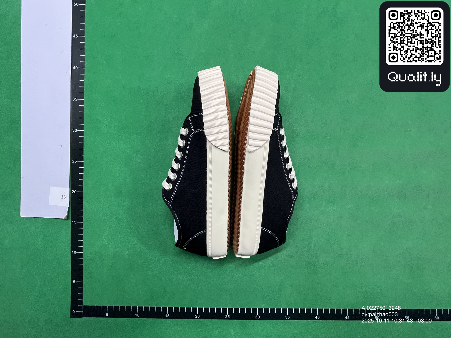 Sneakers — QC-foto 2 av 6
