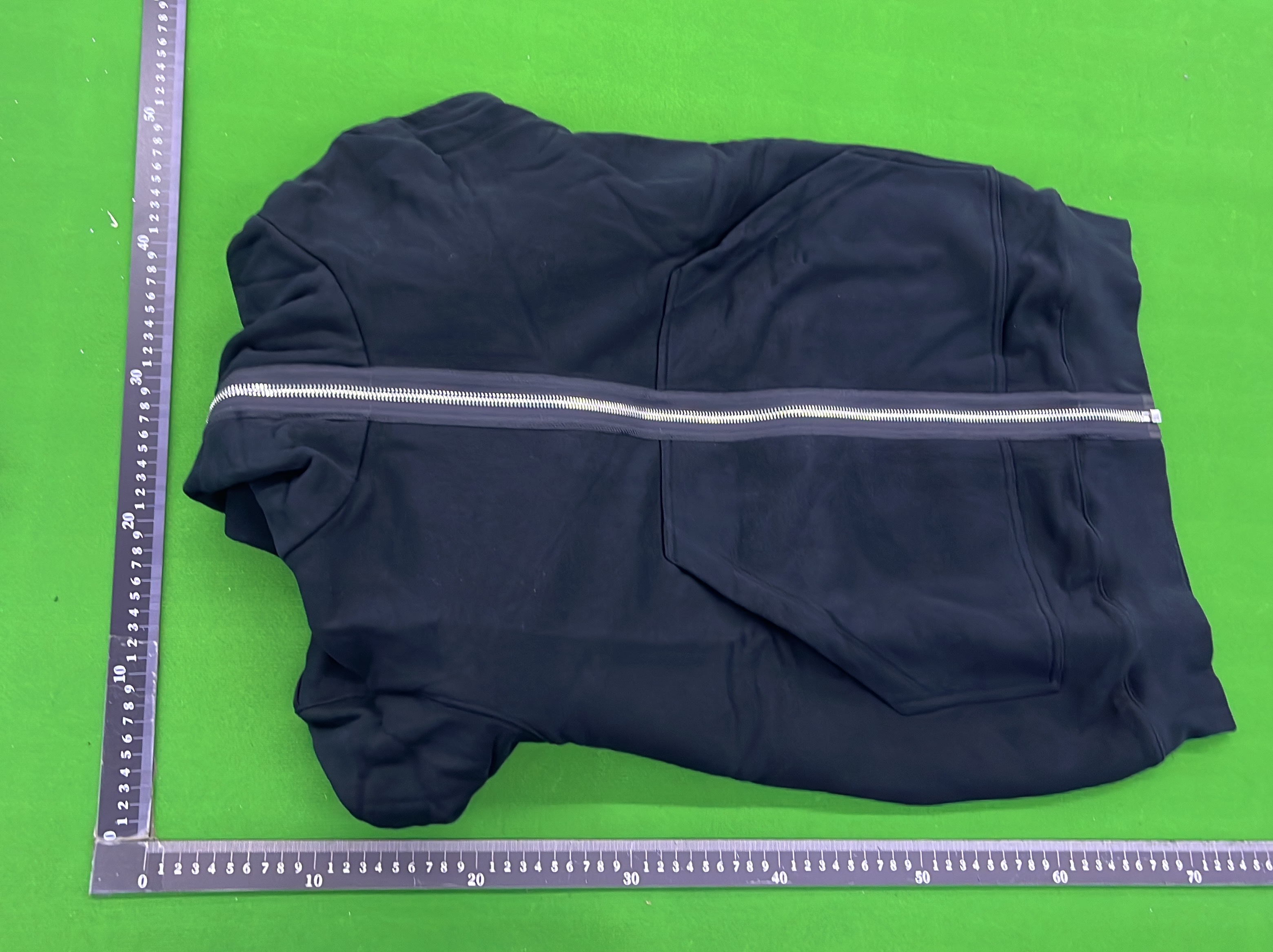 Sweatshirt QC photo 2 of 24