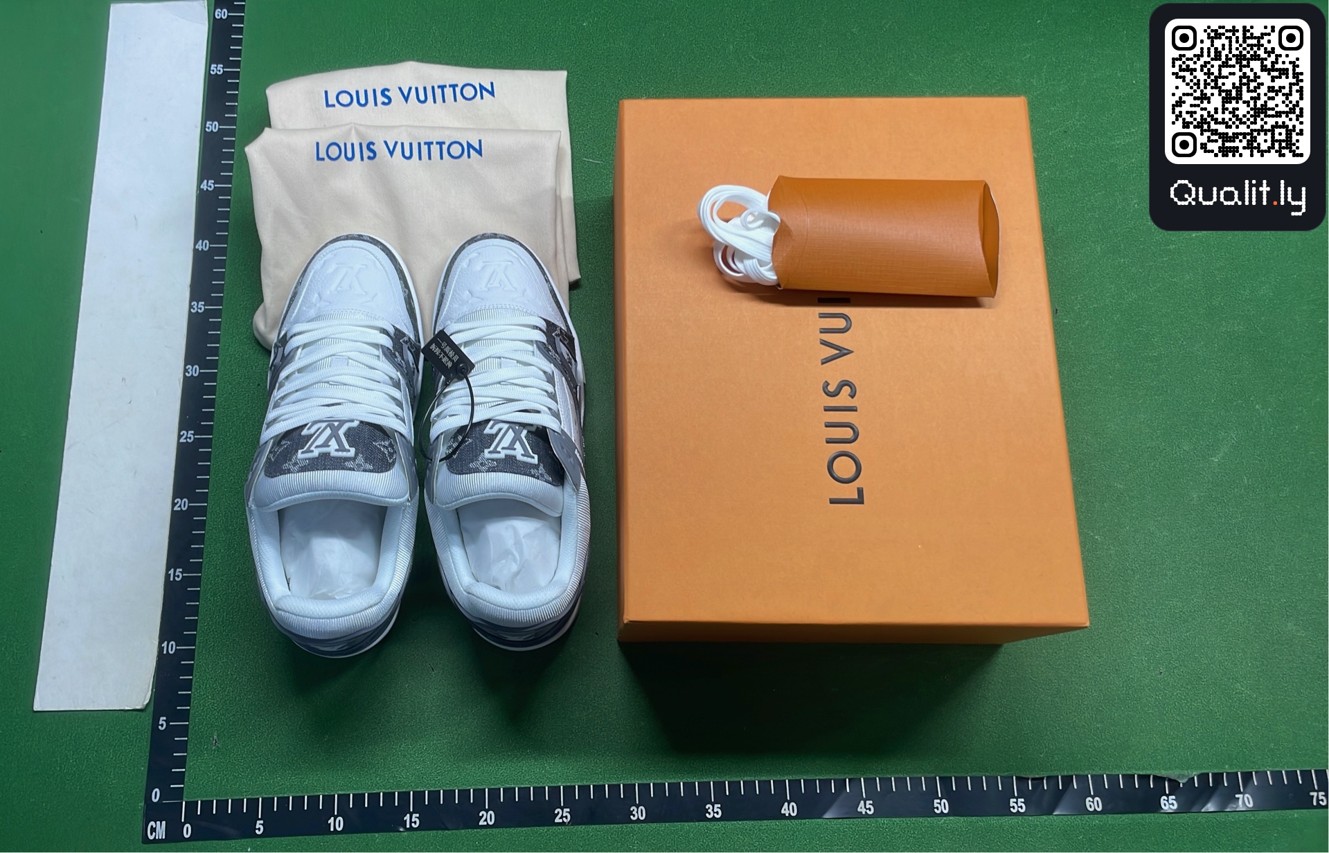 Jeans — QC-foto 1 av 6