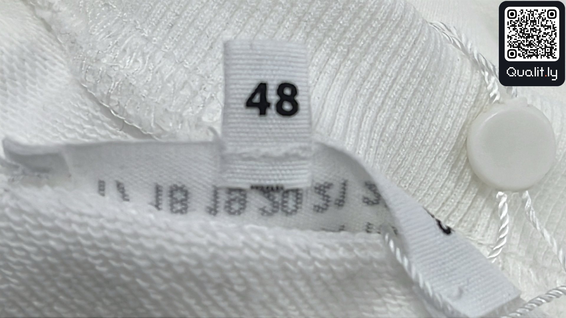 Sweat — photo QC 1 sur 16