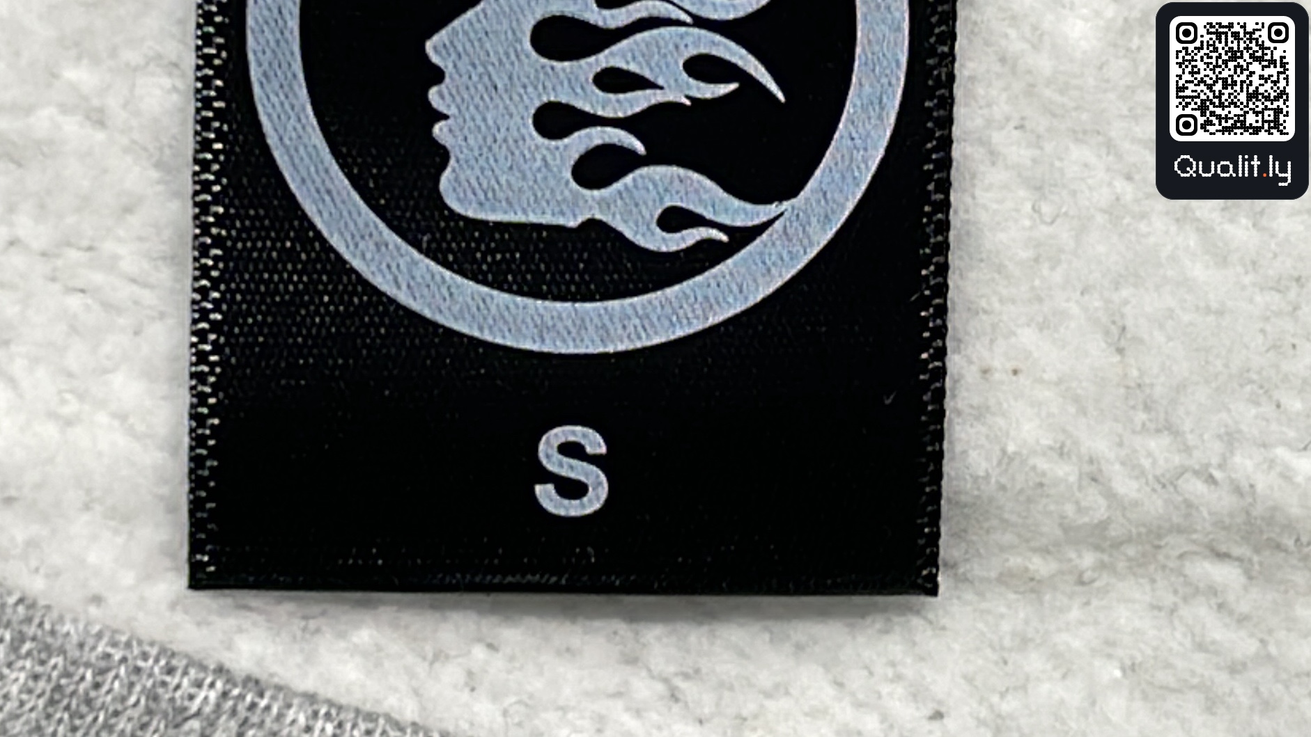 Sweater QC photo 1 of 38