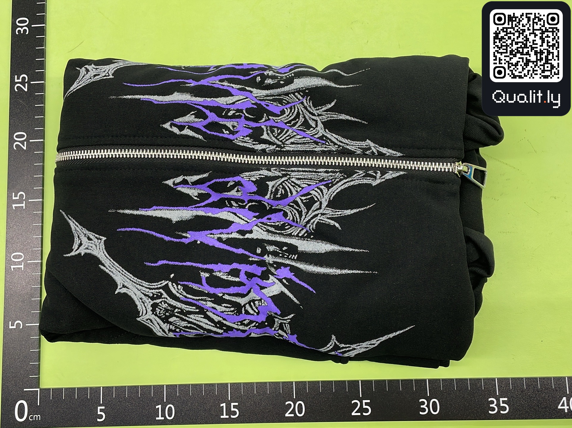 Sweatshirt QC photo 1 of 8