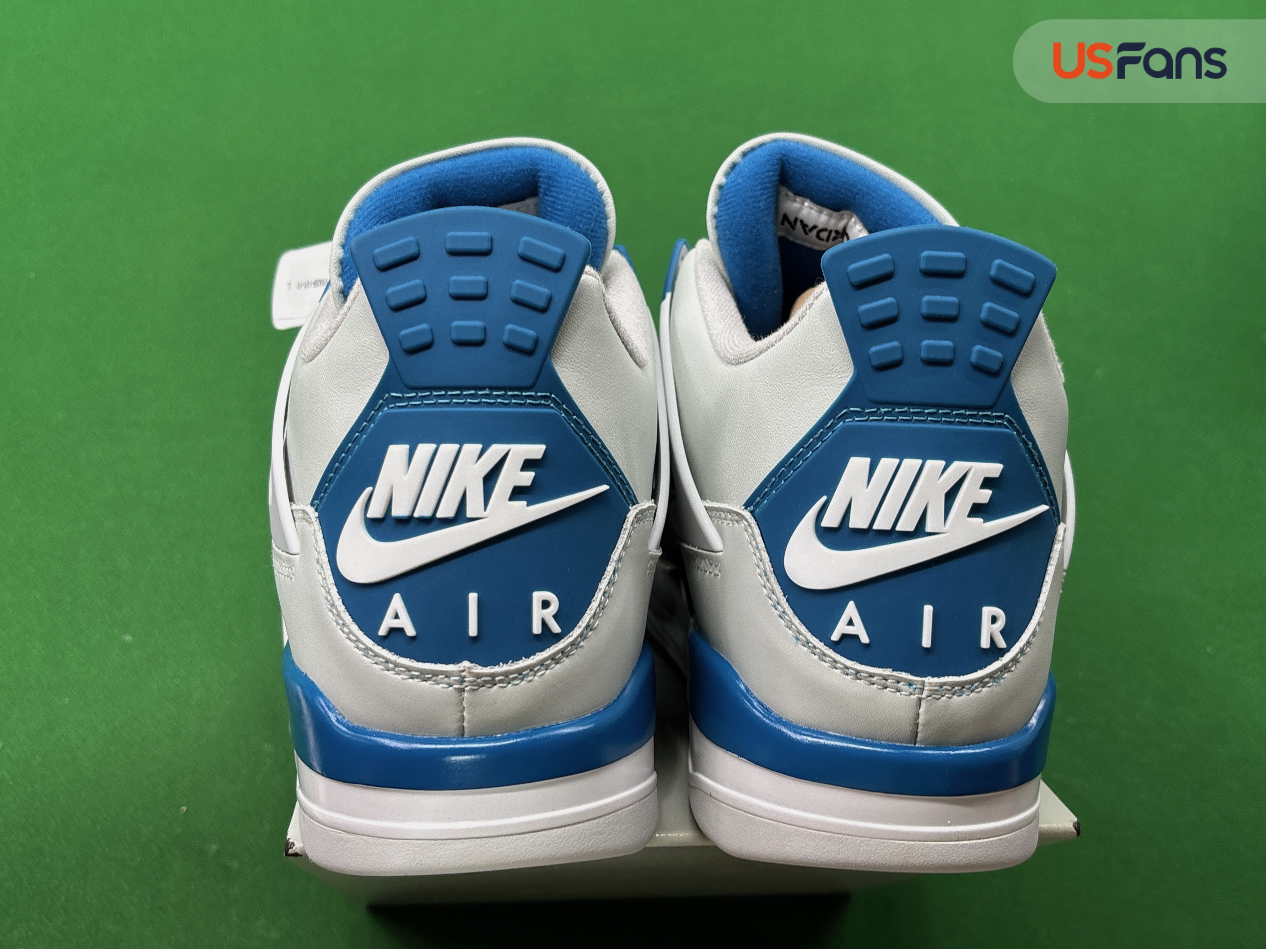 Sneakers QC photo 3 of 6