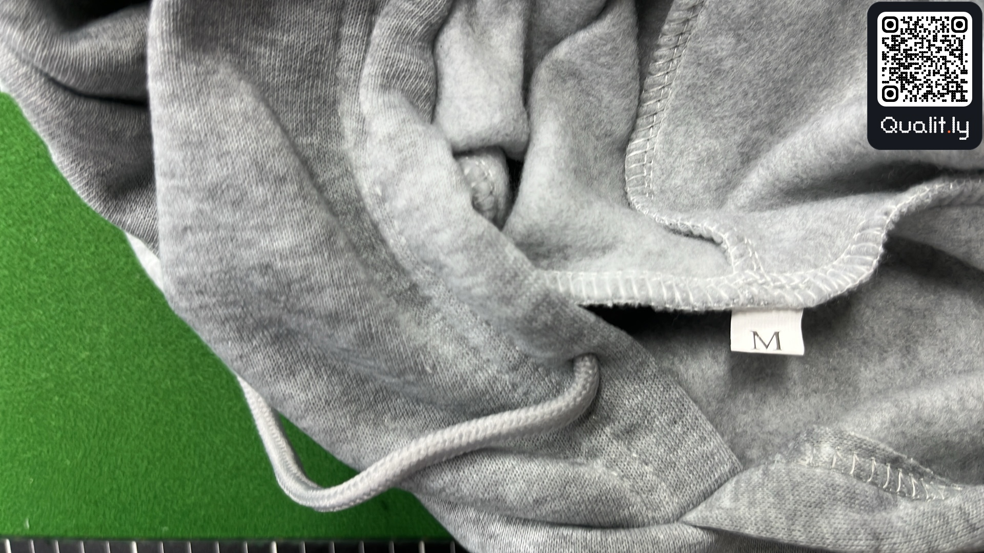 Bluza z kapturem — zdjęcie QC 1 z 34