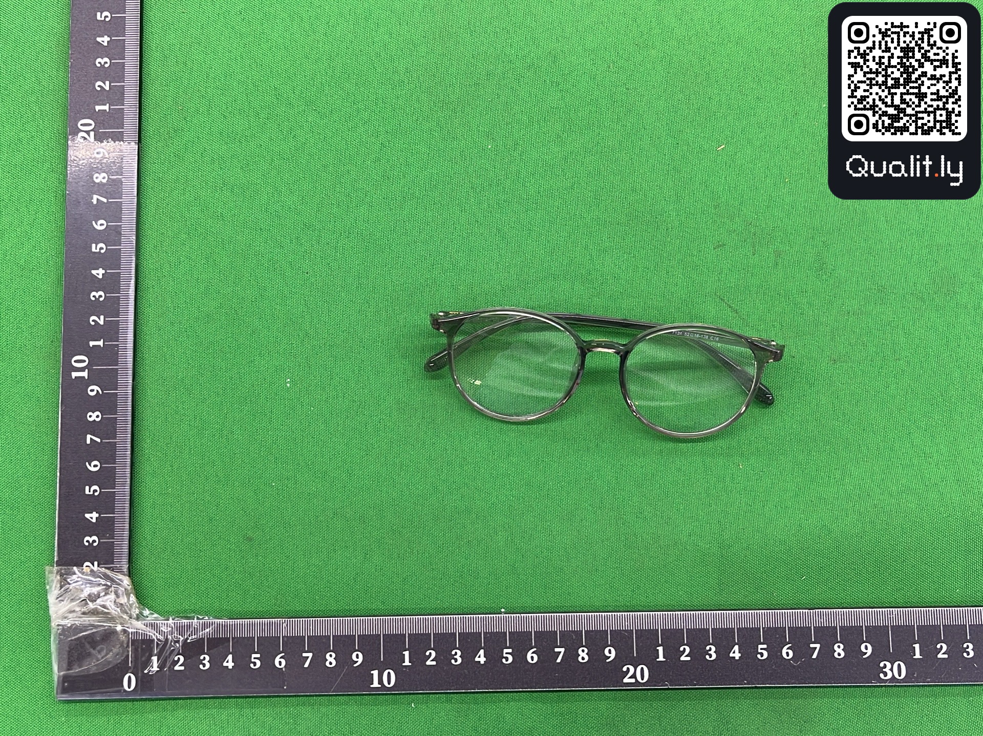 Sunglasses QC photo 1 of 3