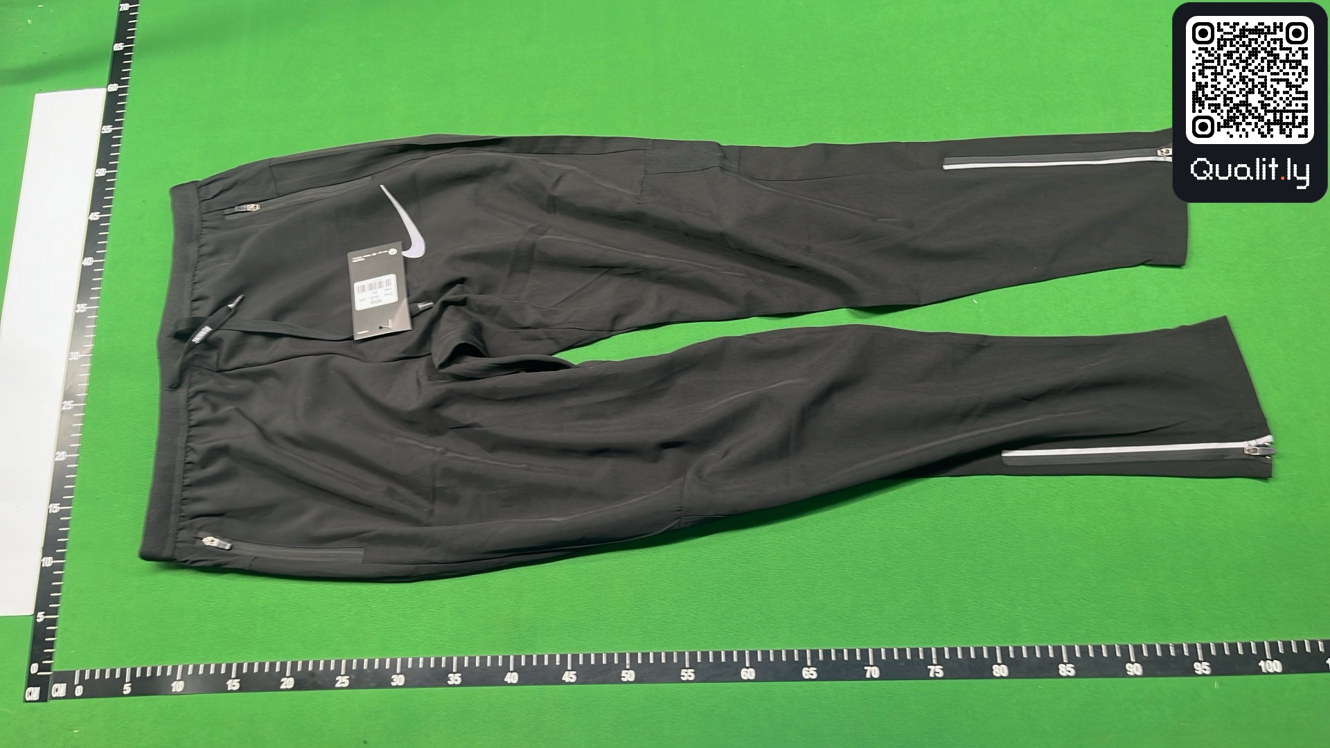 Pants QC photo 2 of 20