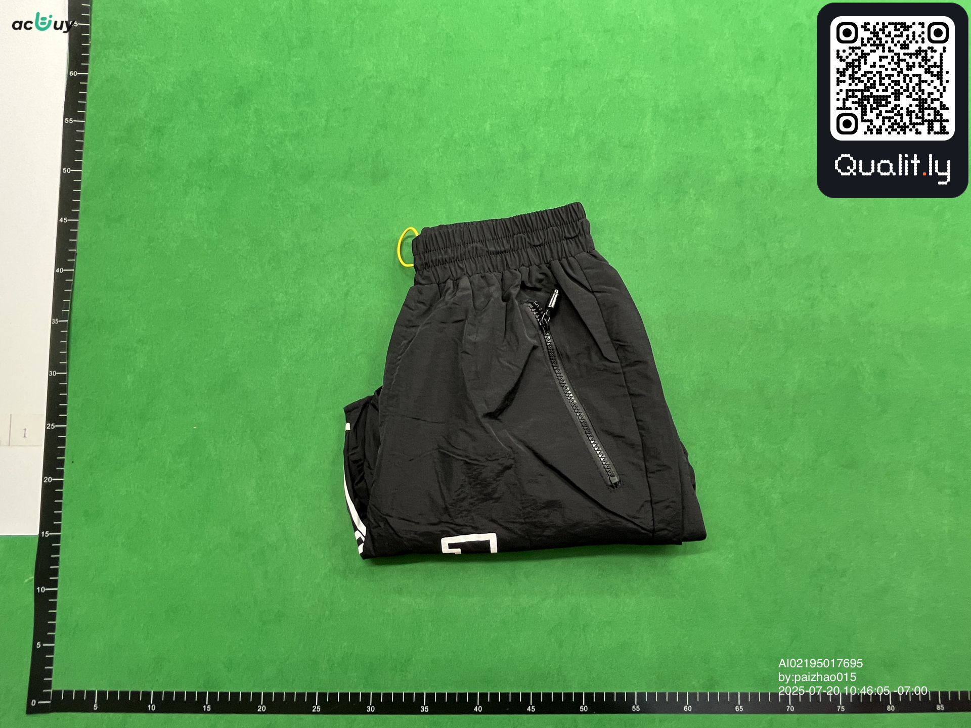 Shorts QC photo 1 of 22