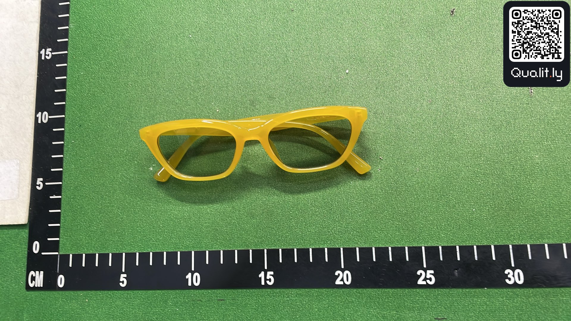 Sunglasses QC photo 1 of 6