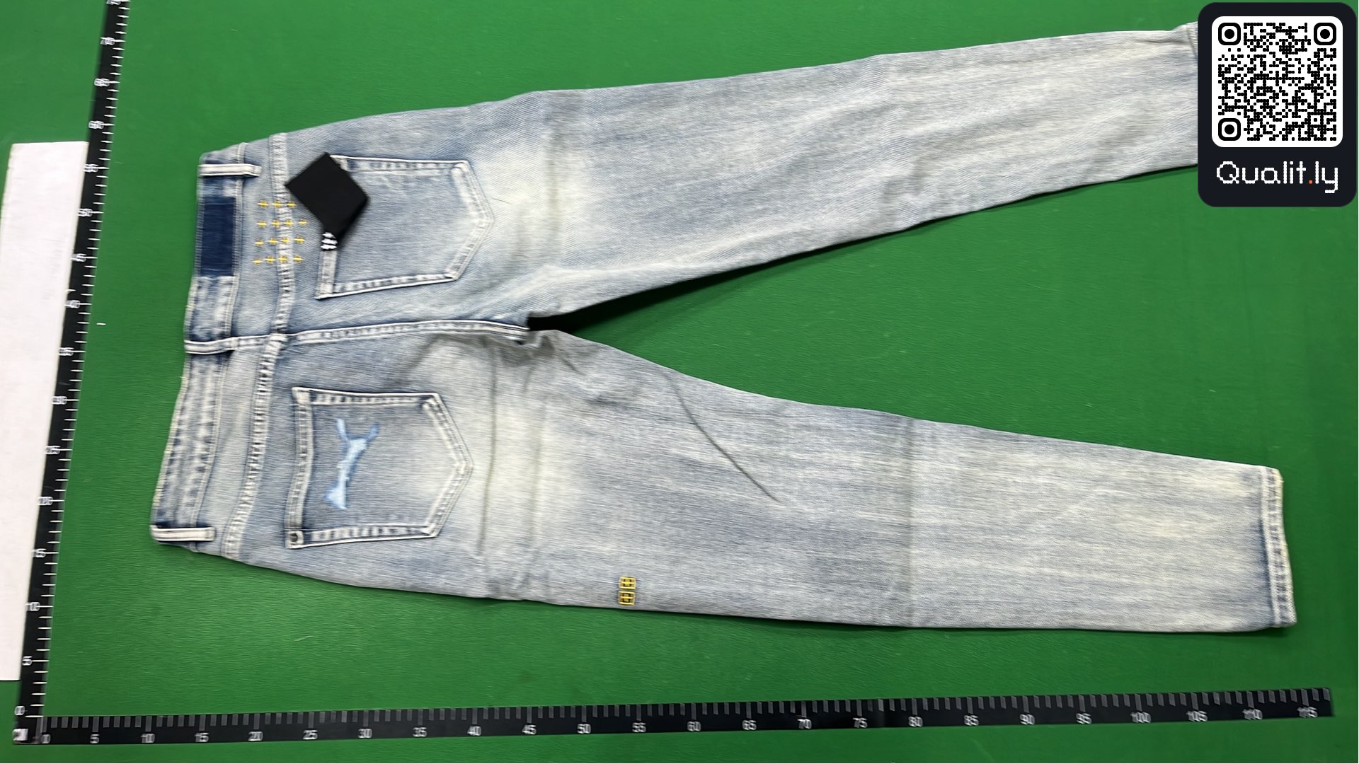 牛仔裤 QC 照片 3 / 8