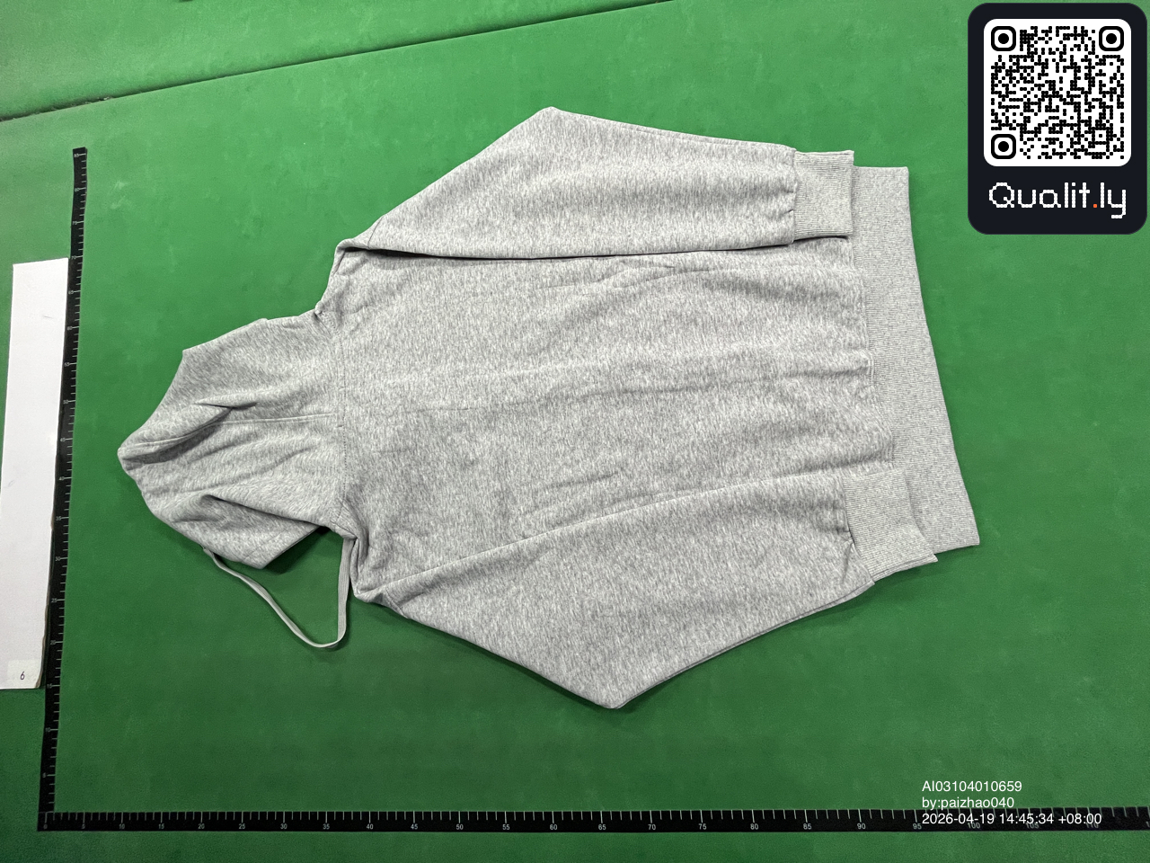 Sweatshirt QC photo 2 of 8