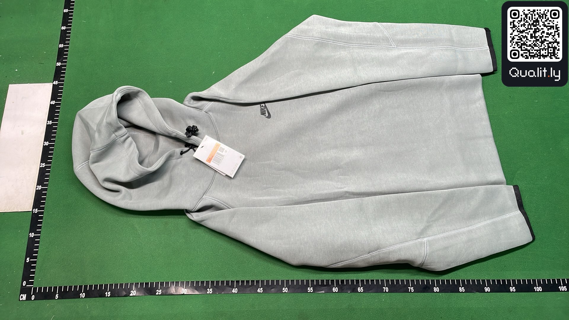 Hoodie — QC-Foto 2 von 21