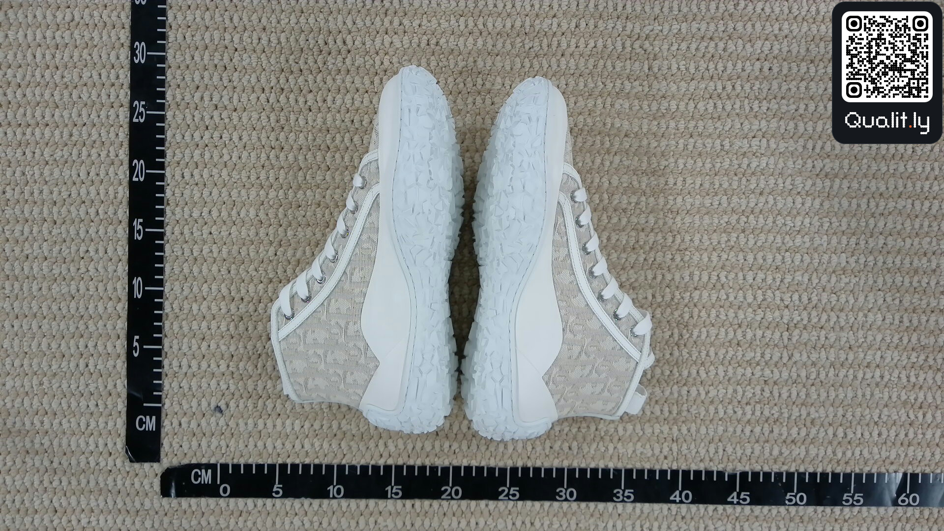 Sneakers QC photo 2 of 16