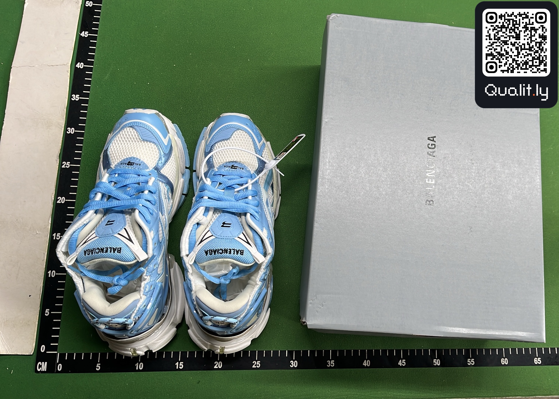 Foto QC 1 di 6