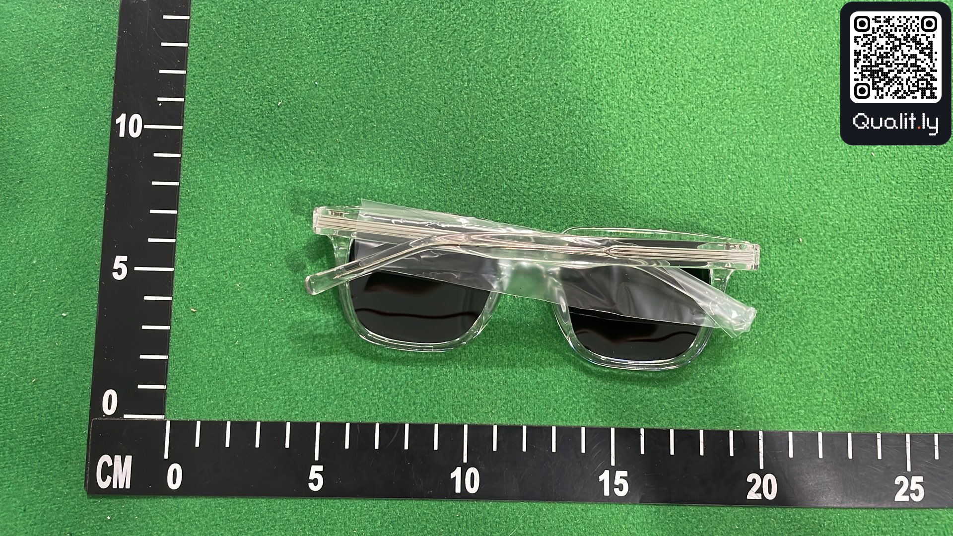 Sunglasses QC photo 2 of 19