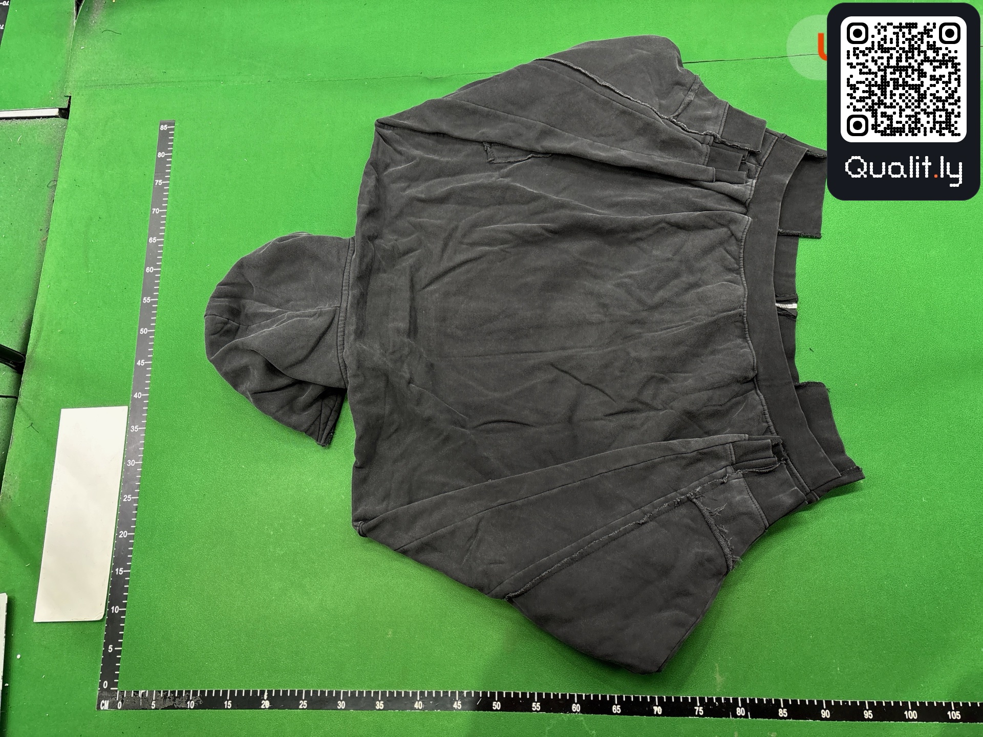 Hoodie QC photo 3 of 68