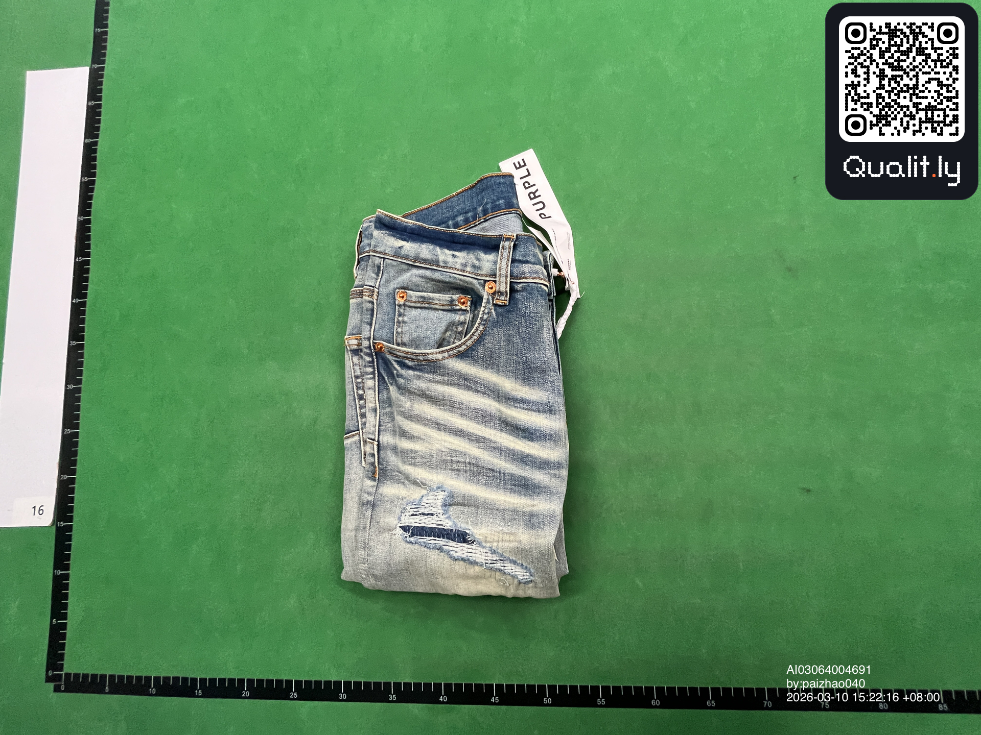 Jeans — QC-foto 1 av 56