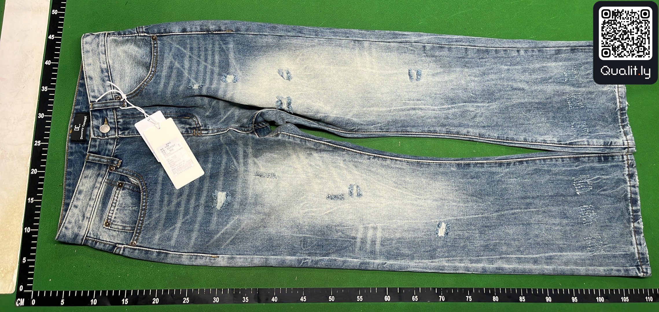 Jeansy — zdjęcie QC 2 z 30