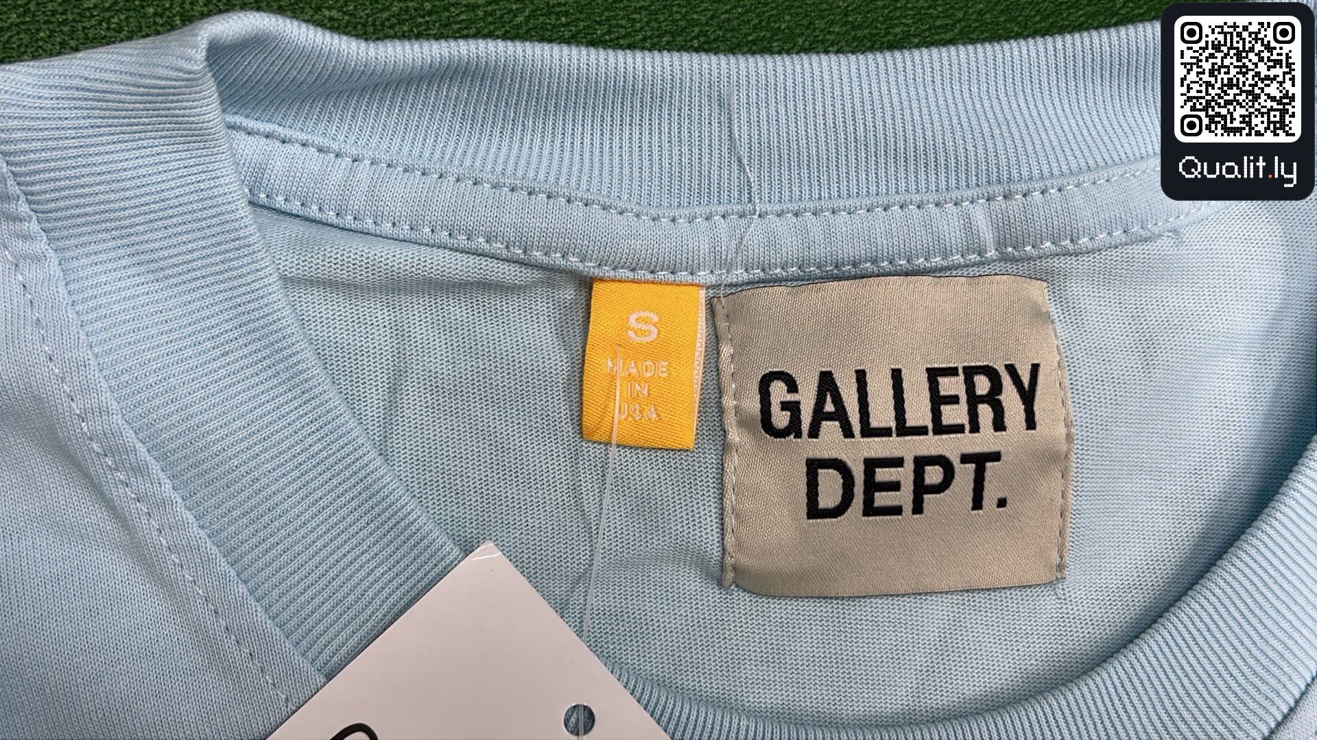 T-shirt — photo QC 1 sur 52