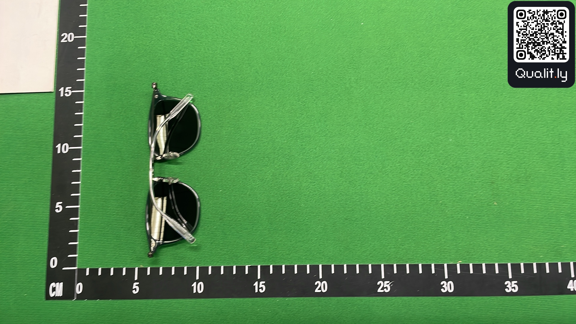 Sunglasses QC photo 2 of 3