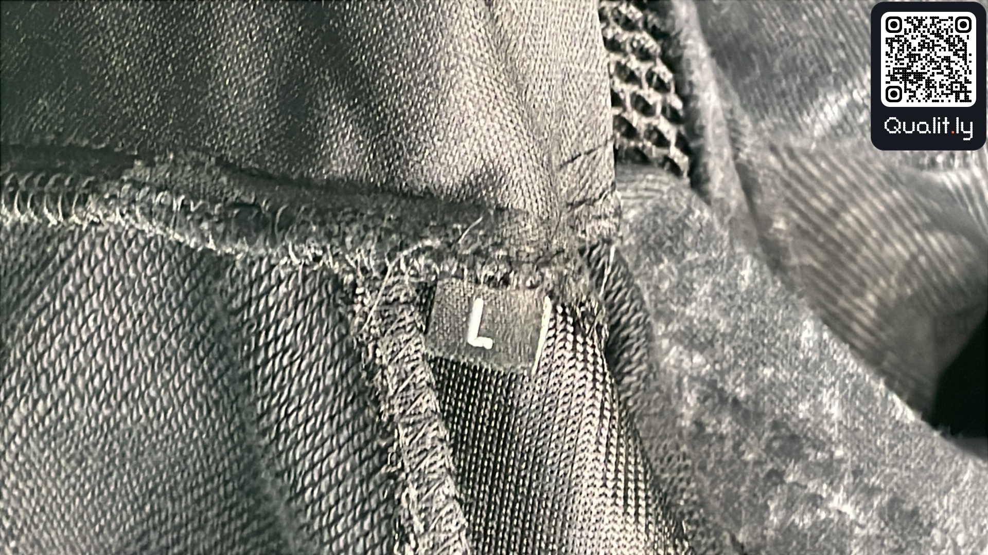 Hoodie — QC-foto 1 av 4