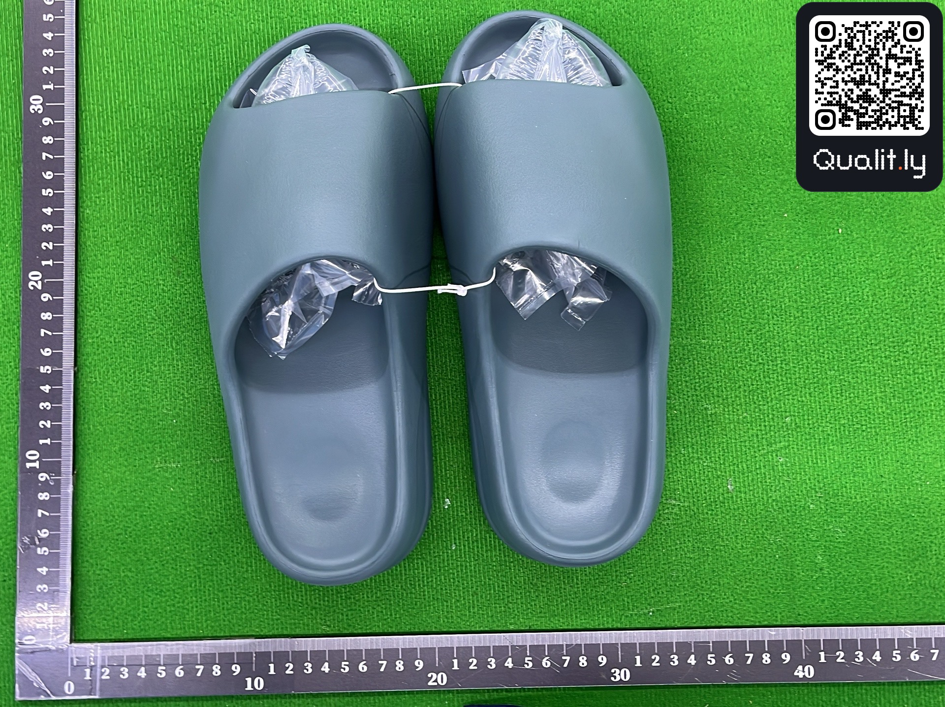 Slides QC photo 1 of 167