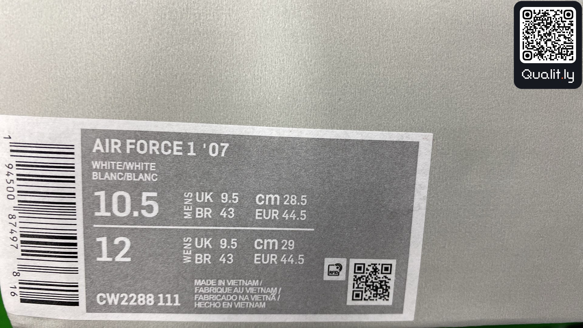 Sneakers QC photo 2 of 46