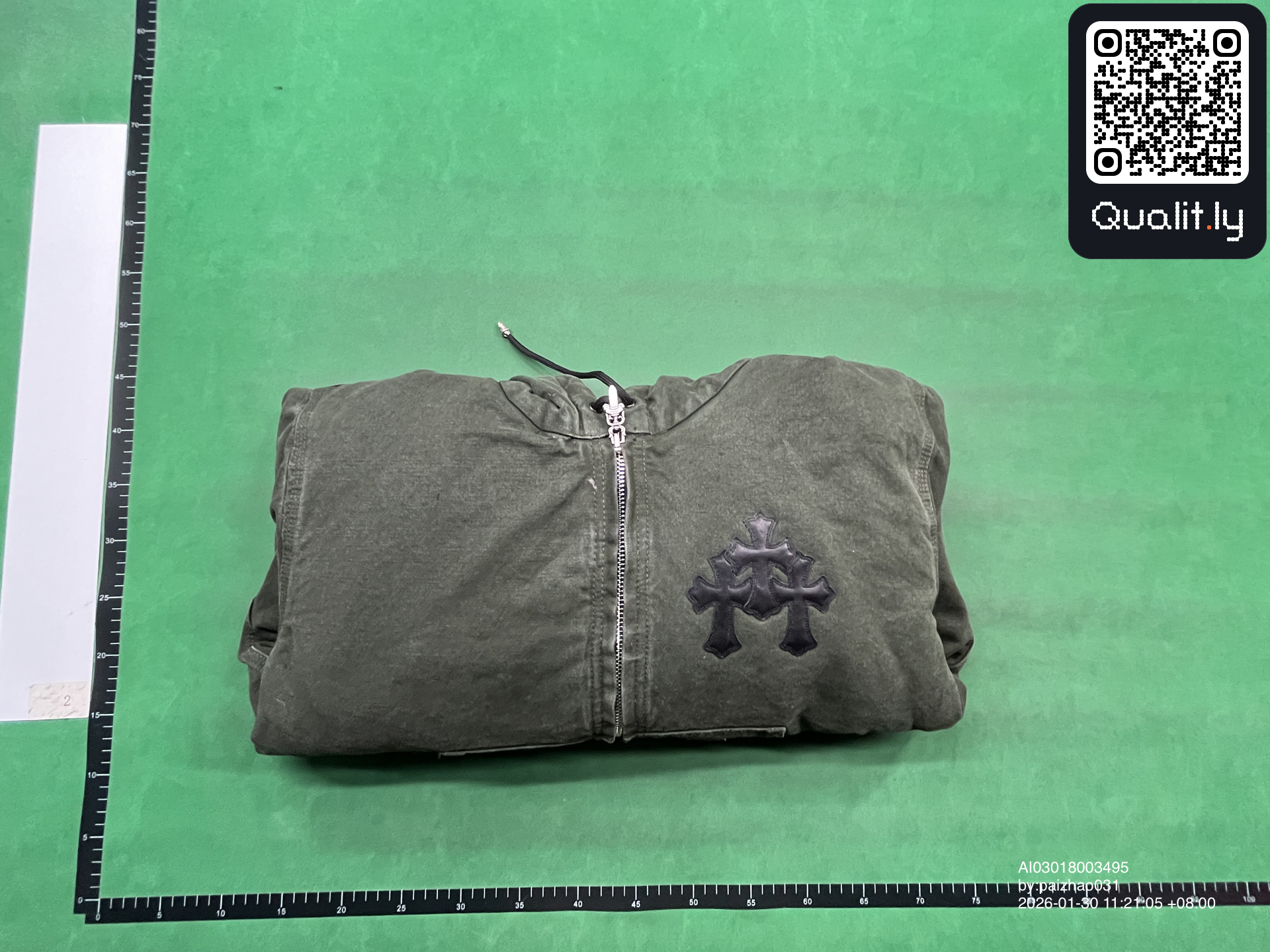 Hoodie — QC-Foto 1 von 10
