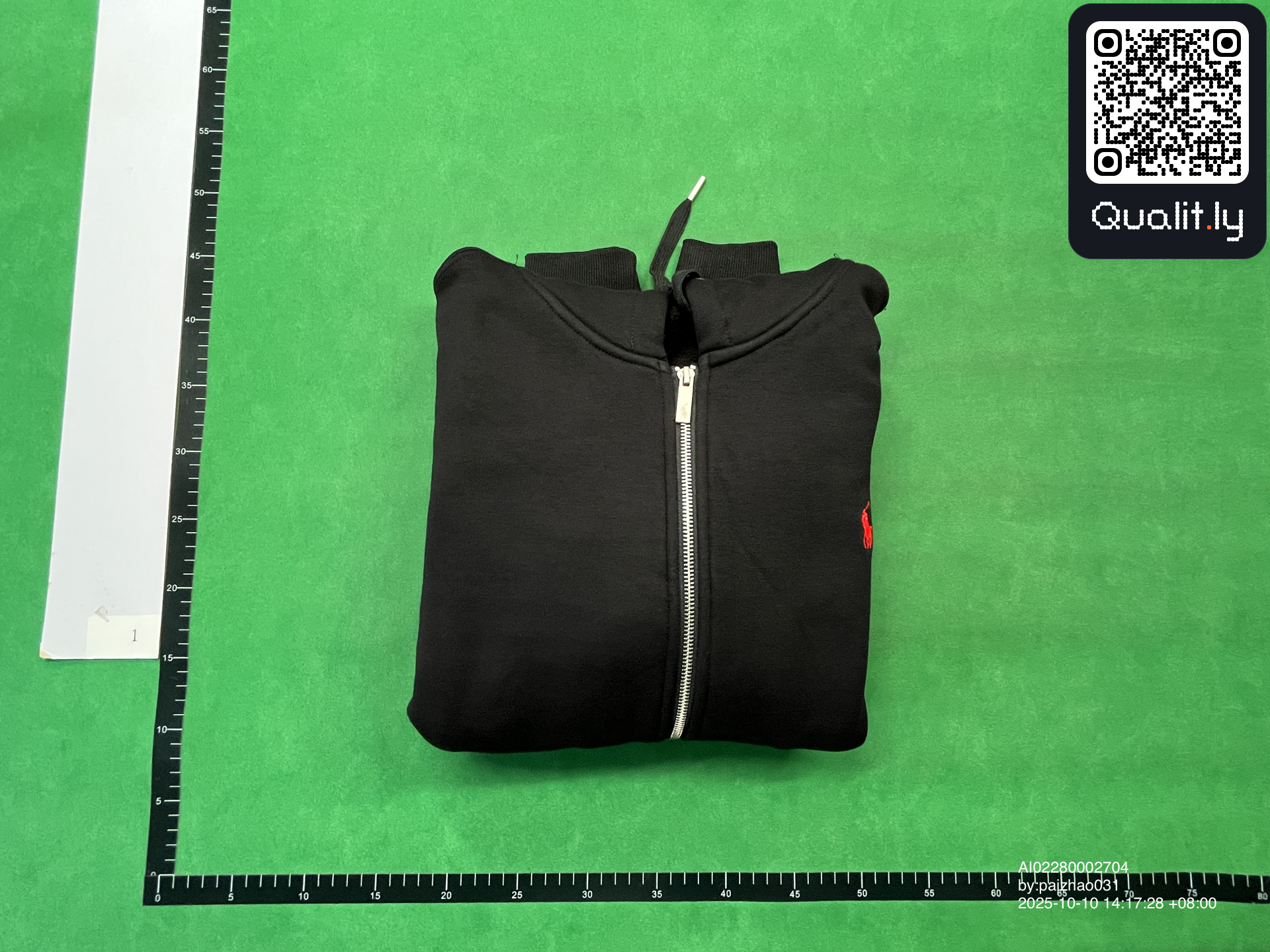 Hoodie QC photo 1 of 52