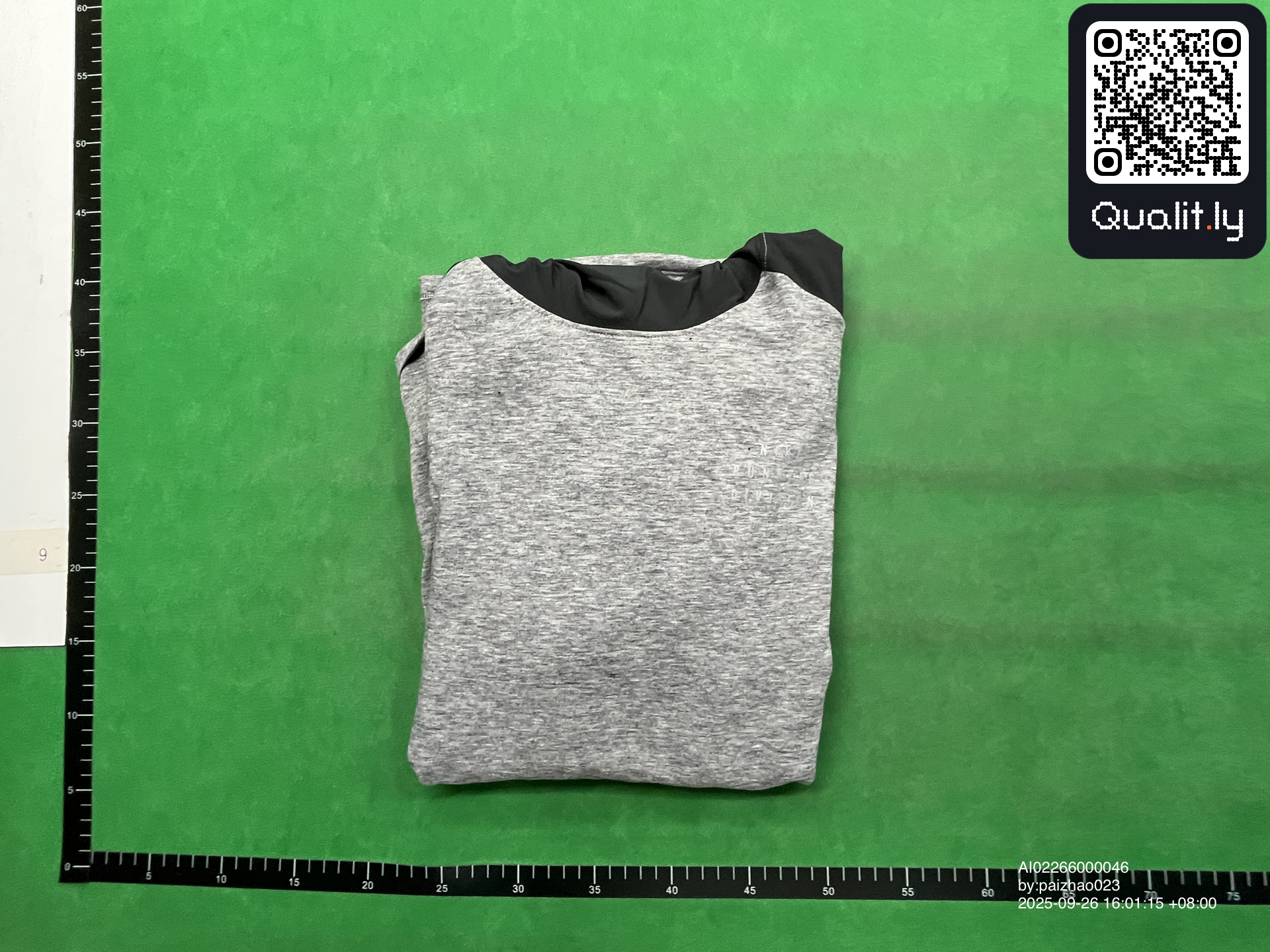 Hoodie — QC-foto 1 av 4