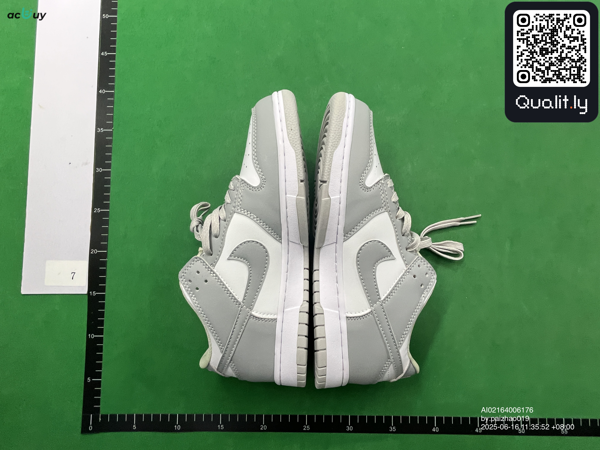 Sneakers — QC-foto 3 van 126