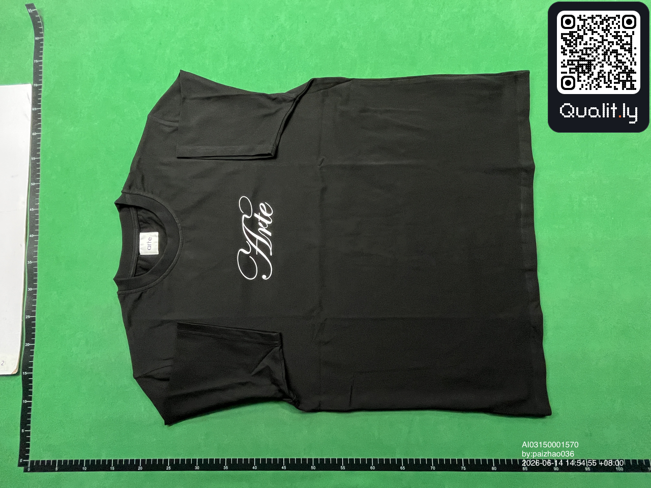 Camiseta — foto QC 2 de 30