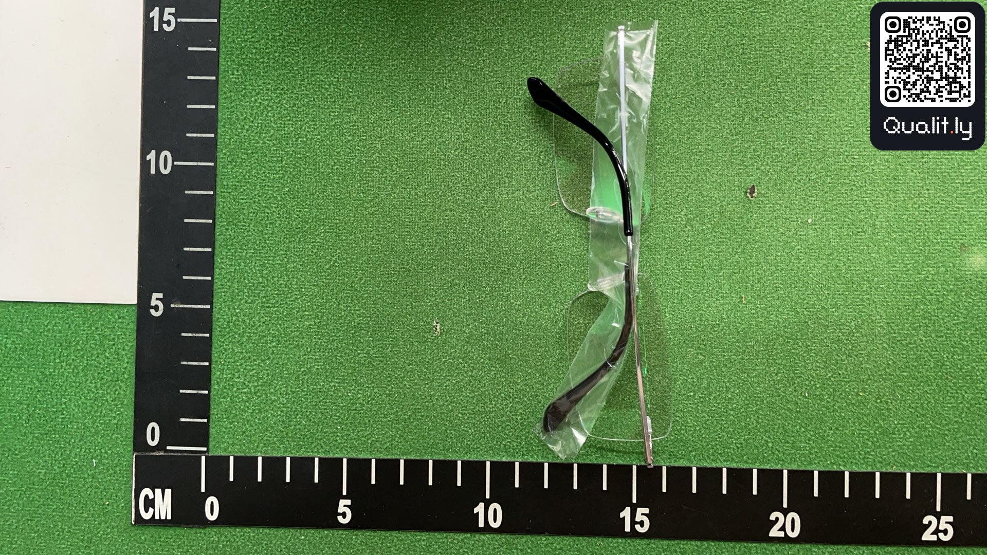 Sunglasses QC photo 3 of 3