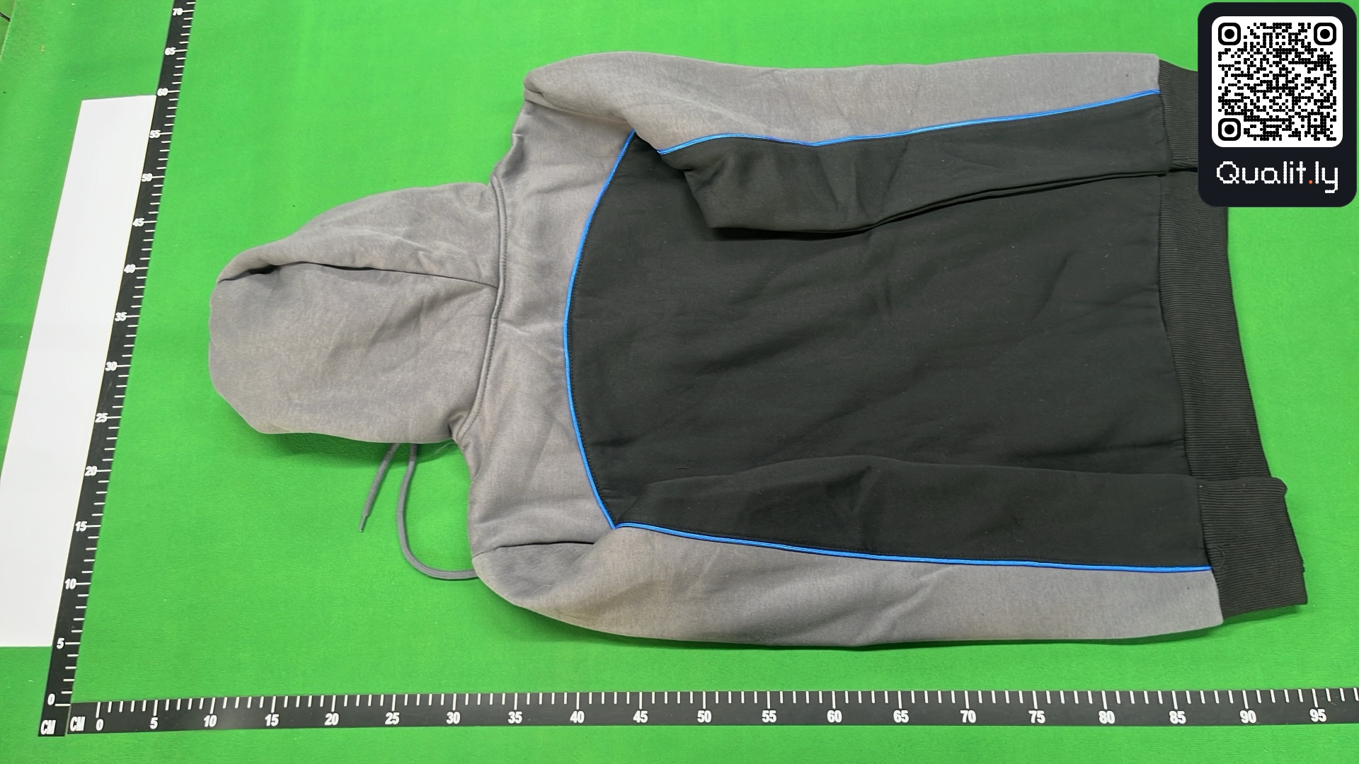 Sweat à capuche — photo QC 3 sur 44