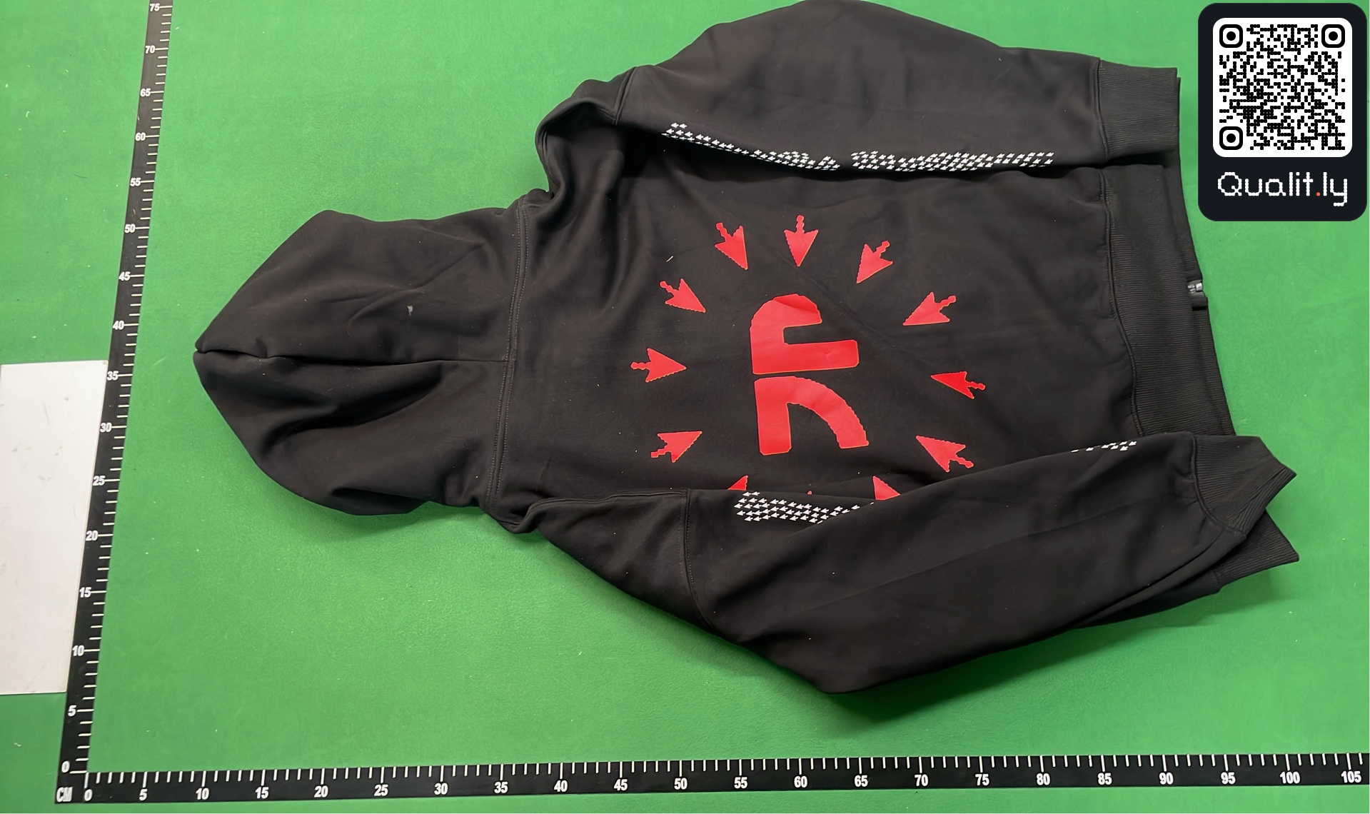 Hoodie QC photo 3 of 4