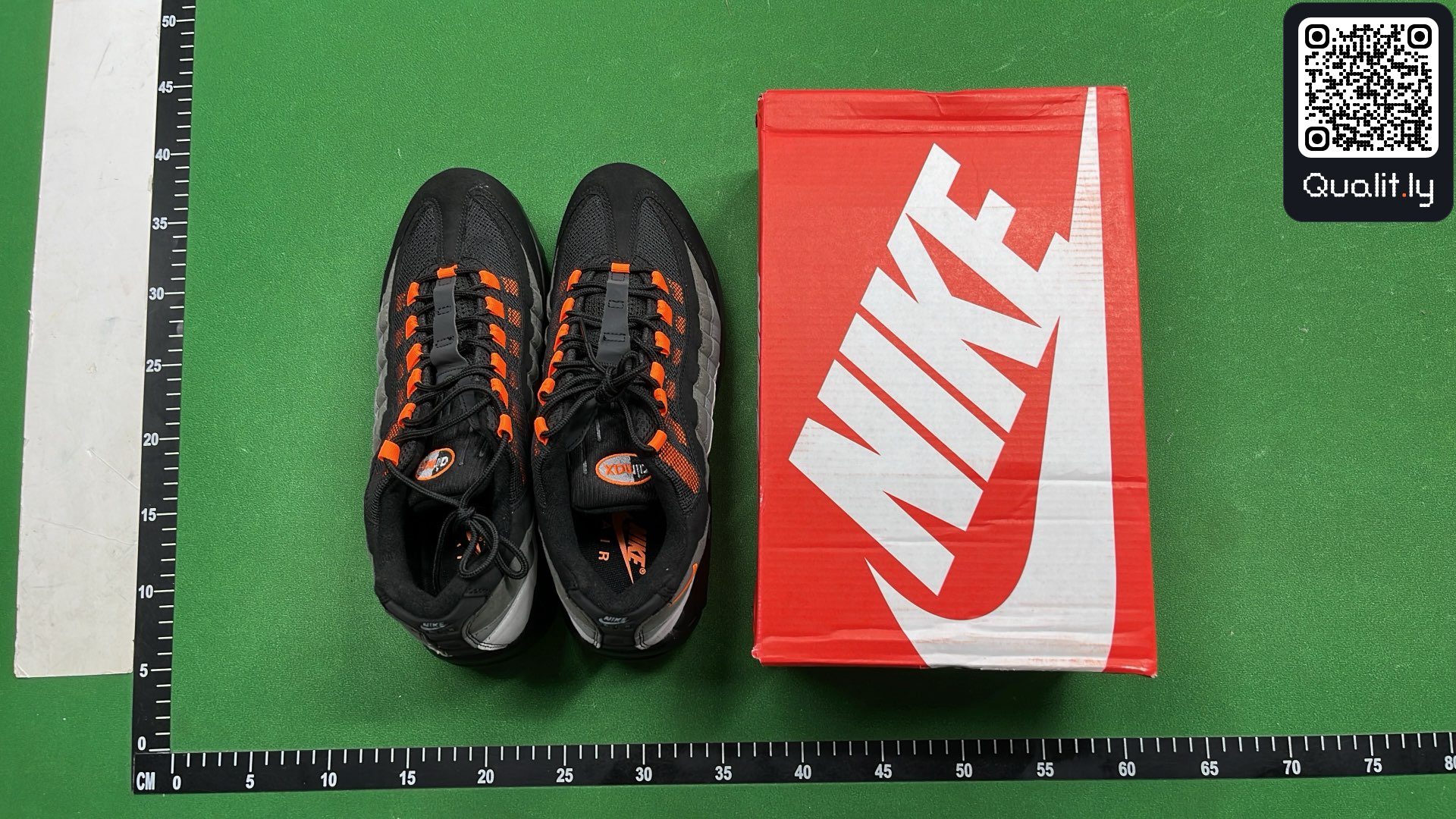 Sneakers — foto QC 1 di 18