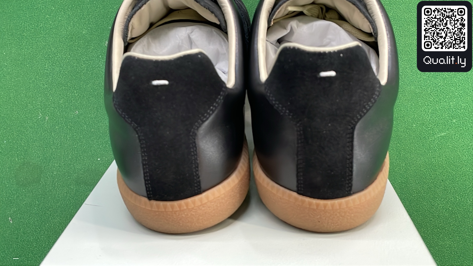 Sneakers QC photo 3 of 24