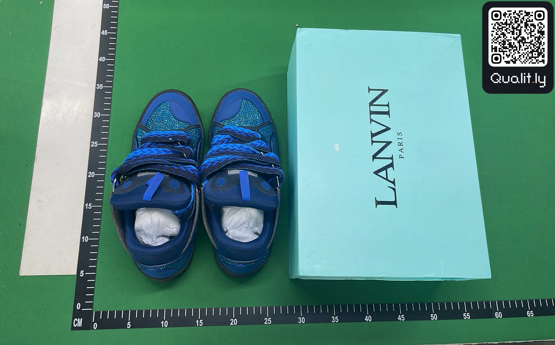 Sneakers QC photo 1 of 12